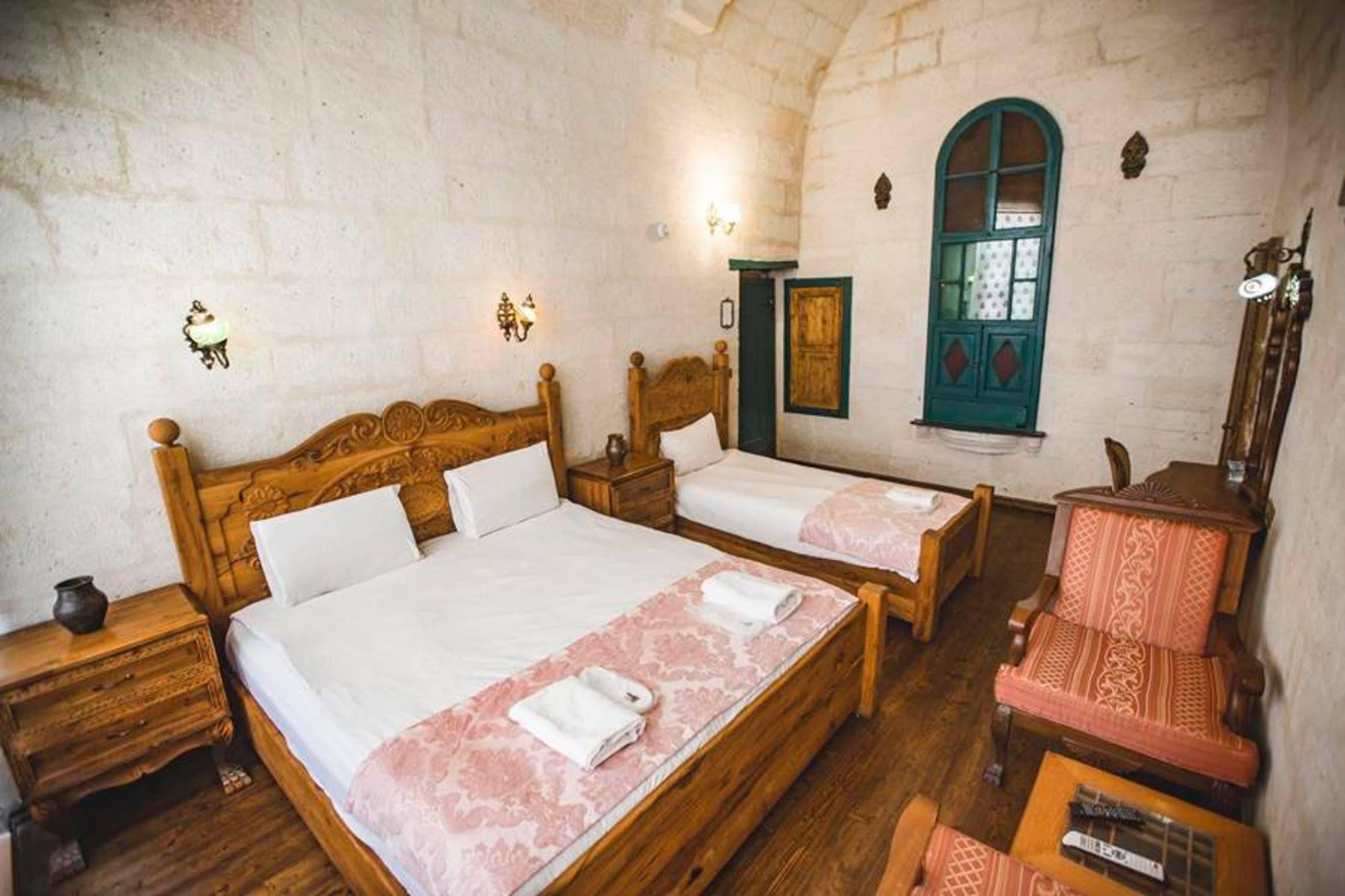 Kardesler Cave Hotel อูร์กุบ ภายนอก รูปภาพ