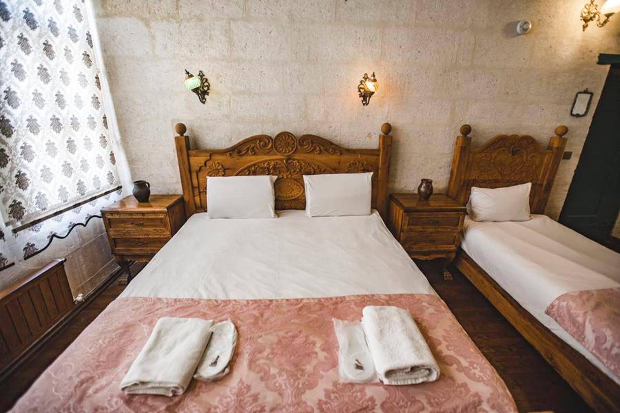 Kardesler Cave Hotel อูร์กุบ ภายนอก รูปภาพ